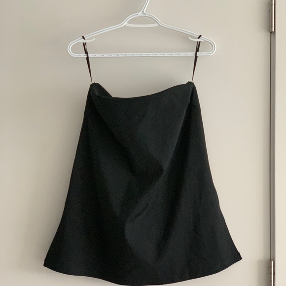 Aritzia Babaton Alice top w. built in bra in black - Picture 4 of 7